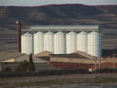 impianto di stoccaggio cereali con silos verniciati